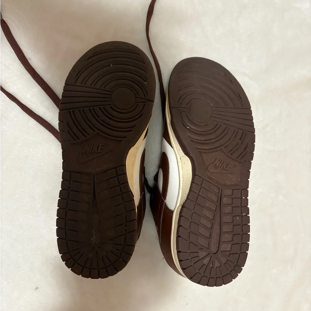Nike Women’s  Brown and White Sneakers - Picture 5 of 5